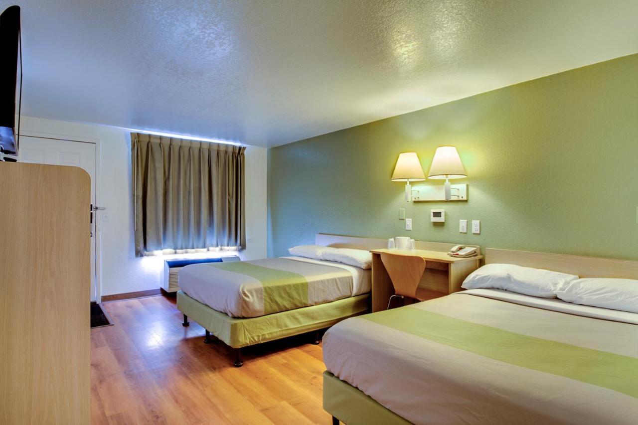 Windsor Mill Rodeway Inn חדר תמונה